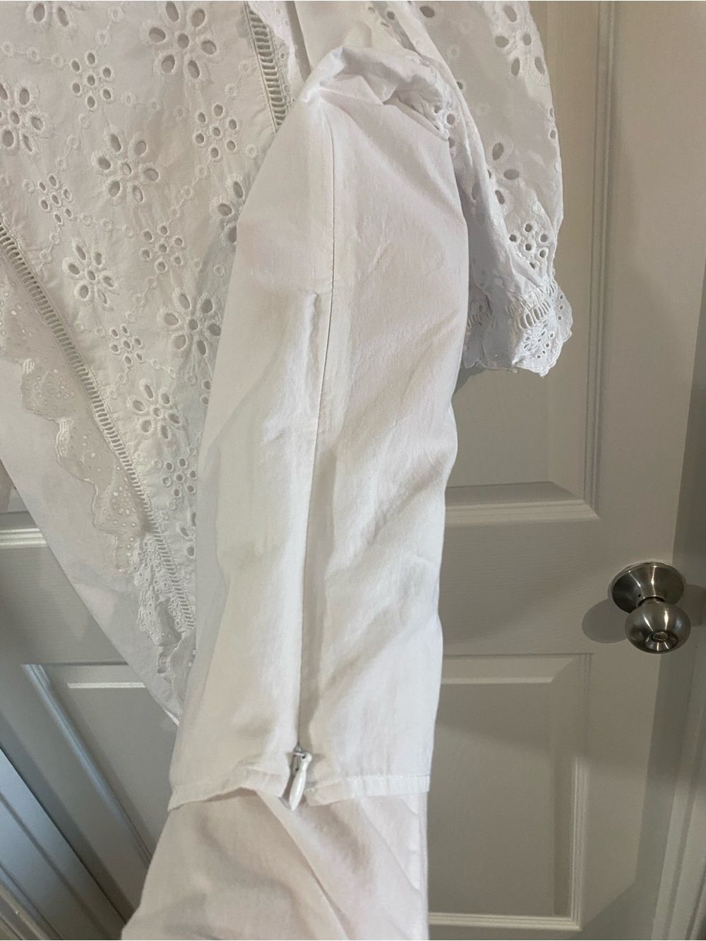 NWOT TALBOTS WMNS L Eyelet Lace White Blouse Puff Sleeves 100% COTTON - Picture 3 of 6